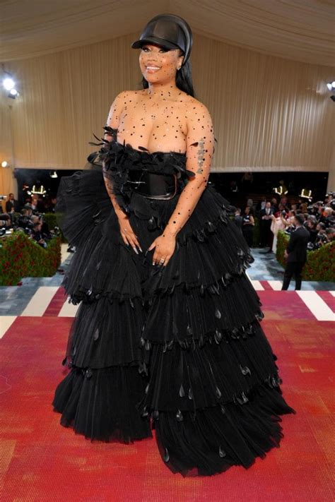 Nicki Minaj Walks Met Gala 2022 Red Carpet With Boobs Popping Out