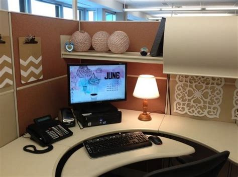 6 Amazing Cubicle Decoration Ideas To Spruce Up Your Workspace