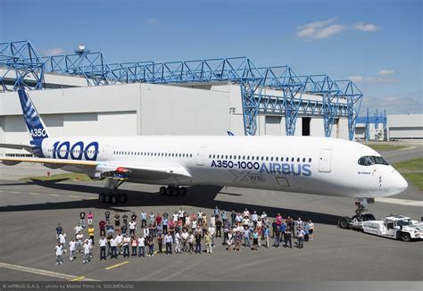 Primul Airbus A350 1000 Xwb A Fost Vopsit