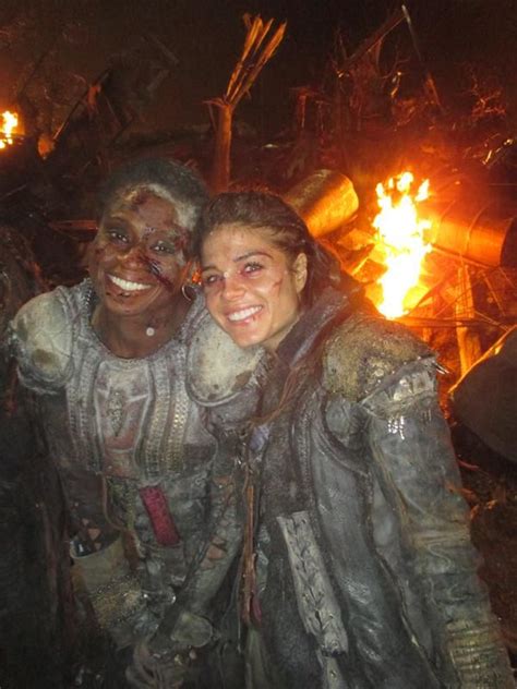 Adina Porter And Marie Avgeropoulos The 100 Cast Behind The Scenes Indra And Octavia Blake