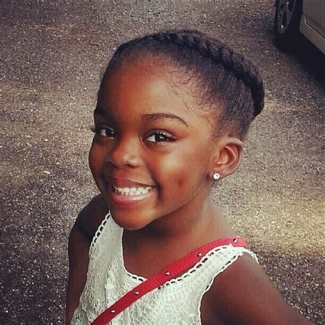 15 besten Frisuren für kleine schwarze Mädchen niedlich und schön