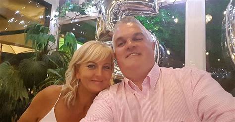 Romantic Husband Celebrates Wifes 50th Birthday In Style With One