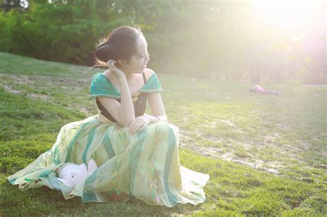 무료 이미지 사람 소녀 일몰 목초지 햇빛 꽃 봄 녹색 어린이 유아 공주님 캐릭터 요정 사진 촬영