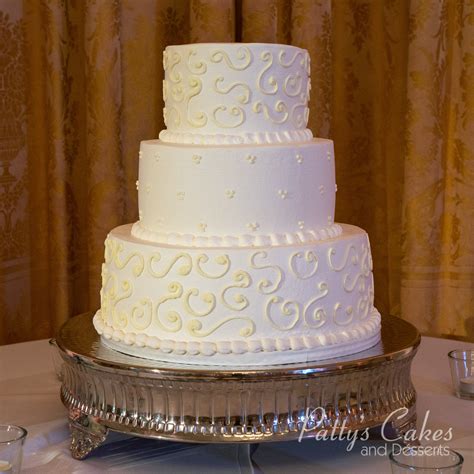 Photo Of A Small Wedding Cake Pattys Cakes And Desserts