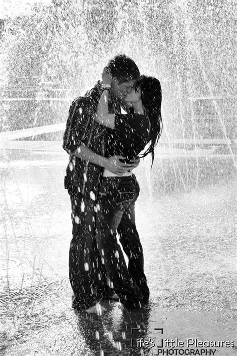 Cute Romantic Couples Black And White Photography In Rain Kissing In