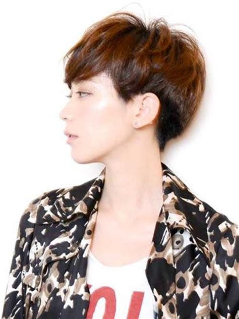 Suits slim girls and looks fab with the right fashion accessories like danglers in the ear, and choker in the neck. Popular Asian Short Hairstyles