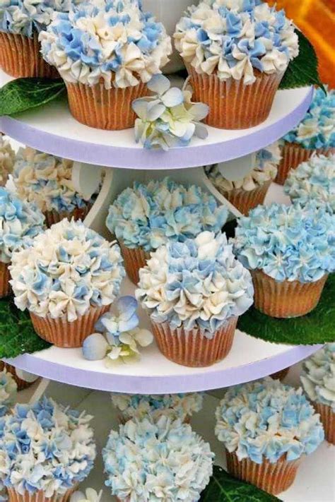 24 Flower Wedding Cupcakes That Look Like Real Flowers 2536771 Weddbook