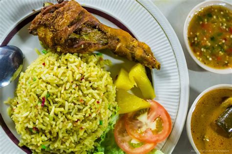 Nasi kandar is a popular northern malaysian dish, which originates from penang. KEDAI MAKAN BEST DI KELANTAN: #Nasi #Briyani Ayam Goreng ...