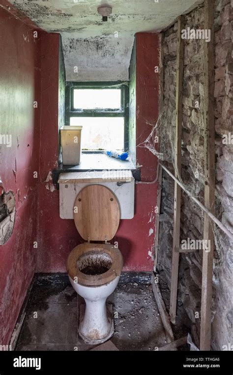 Dirty Filthy Toilet Hi Res Stock Photography And Images Alamy