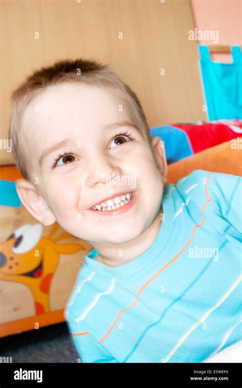 Happy Face Boy Hi Res Stock Photography And Images Alamy