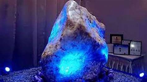 Worlds Biggest Sapphire Remains Unsold Bears More Museum Value Than