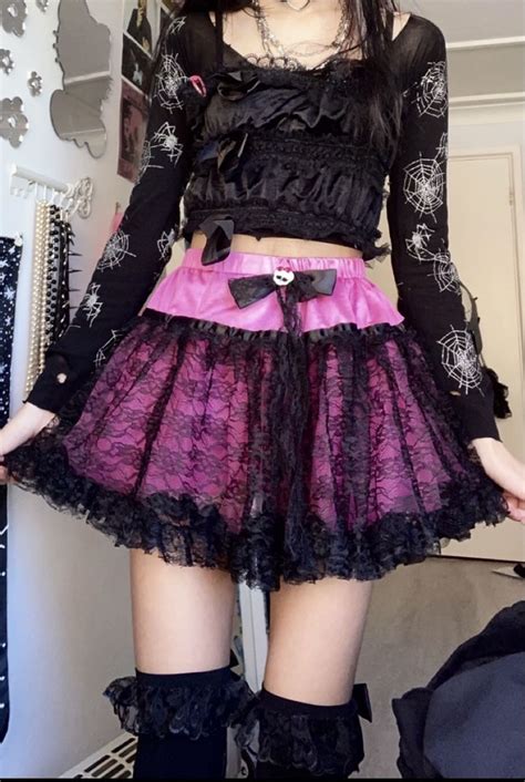 Pin By Iona On Pics Edgy Outfits Pastel Goth Fashion Alternative Outfits