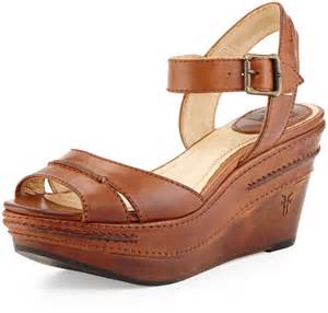 Frye Carlie Seam Leather Wedge Sandal Cognac Where To Buy And How To Wear