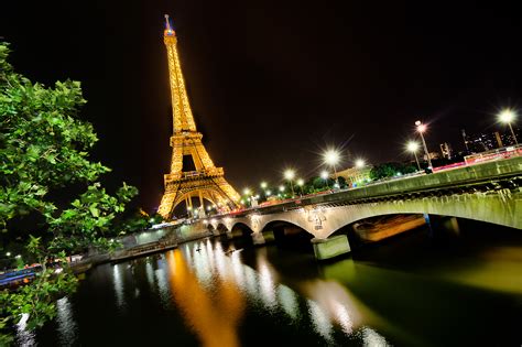 Eiffel Tower Hd Wallpaper Background Image 2000x1333