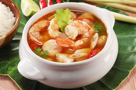 Maka sebaiknya anda mengikuti resepi tom yam power yang mencecah 12 ribu perkongsian di facebook oleh miya aira‎ ini. Tom Yum Soup With Seafood - Phở Âu Lạc