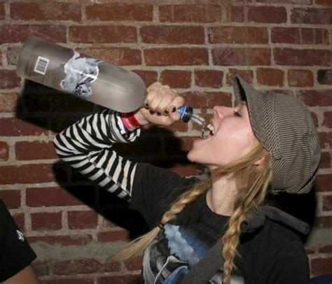 20 Drunken Party Photos That World Famous Celebs Dont Want You To See