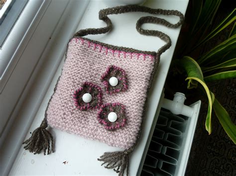 Ravelry Knitted Bag With Flowers Pattern By Samaritan S Purse