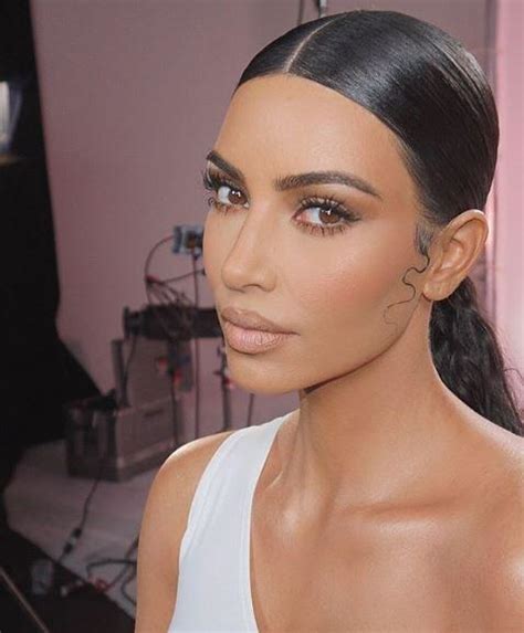 Get Eyebrows Like Kim Kardashian Eyebrowshaper