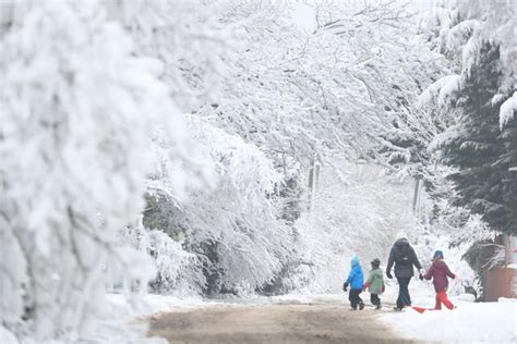 In Pictures Britain Keeps Shivering As Cold Weather Continues