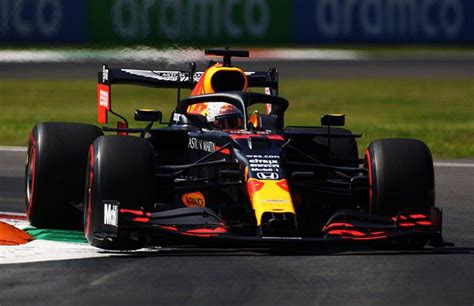 F1 driver @redbullracing | keep pushing the limits 🦁. Nürburgring met een F1-auto nieuw voor Max Verstappen ...