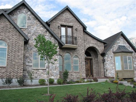Business And Life Stone And Brick Combinations Brick Exterior House