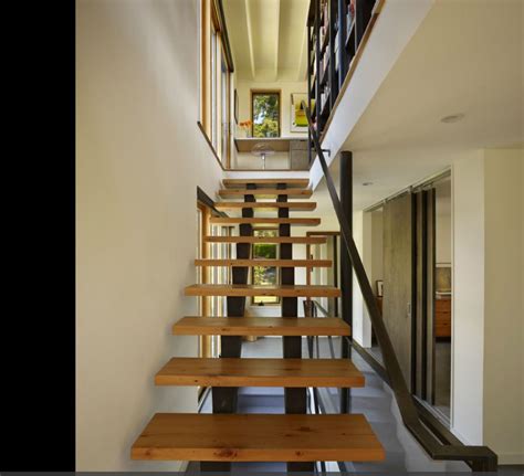 Open Double Stringer Floating Wooden Staircase Design Staircase