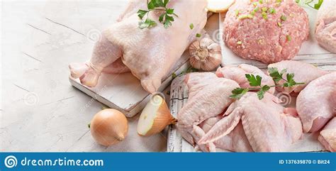 Today's cuts of beef include topside, spare ribs and steaks when eating fried chicken, for example, we can eat pieces of breast or wings or drumsticks. Different Types Of Fresh Chicken Meat Stock Photo - Image ...