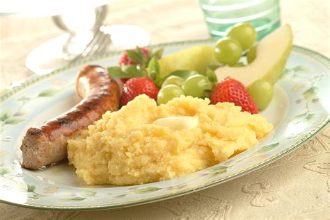 Instead of most recipes, which call for about 50% wheat flour and 50% cornmeal, martinez likes to lean a little closer to 60 to 70% cornmeal, where the wheat flour gives the bread a subtle airy lift. Corn Meal Recipes - Albers® Corn Meal & Grits