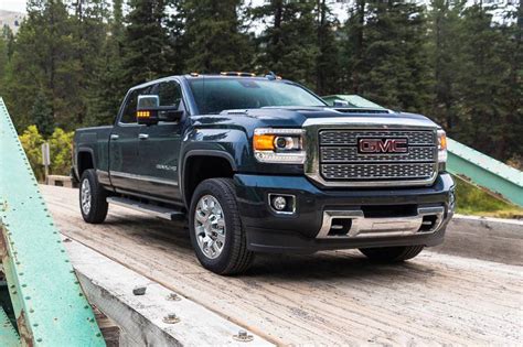 Used 2018 Gmc Sierra 2500hd Crew Cab Review Edmunds