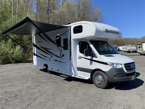 25′ Class C Mercedes Motorhome For Rental