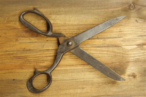 An Introduction To Antique Scissors Types And Values Lovetoknow
