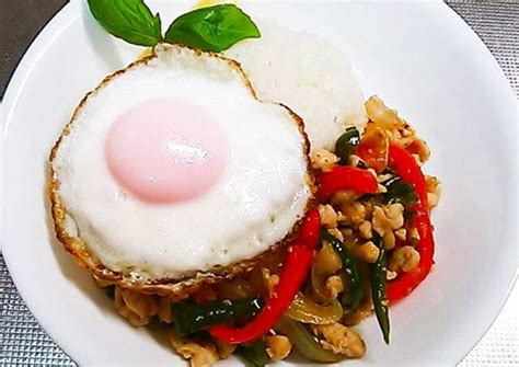 רוצים ללמוד על כל השירותים שלנו? Healthy Phad Ga Prao with Chicken Breast Recipe by cookpad.japan - Cookpad