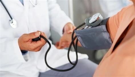 علت بالا و پایین رفتن فشارخون در کلینیک تخصصی فوق تخصص دکتر تپش