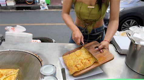 The Most Popular Lady In Eggs And Bananas Roti In Bangkok Thai Street Food Youtube