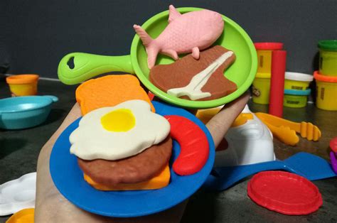 Making Realistic Looking Food With Play Doh Kitchen Creations Geek