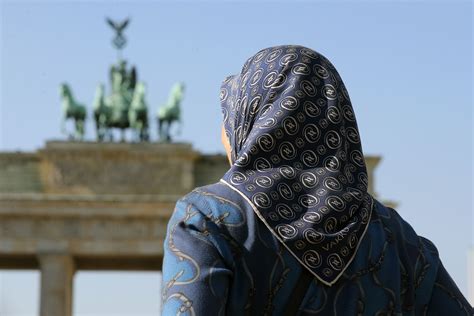 Arbeitsgericht Berlin Verbietet Lehrerin Mit Kopftuch Zu Unterrichten Der Spiegel