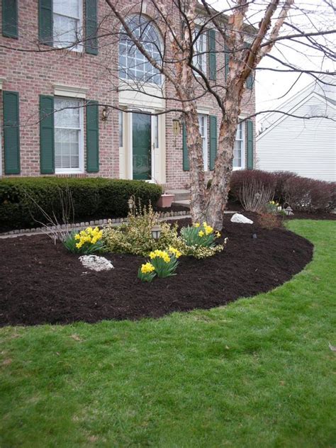 1000 images about landscape mulch on pinterest gardens front yard landscaping and front yards