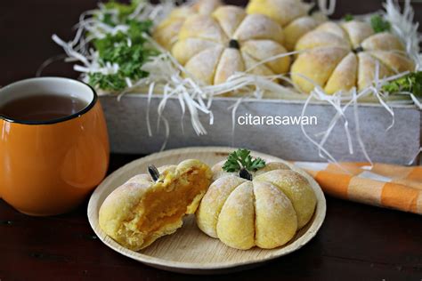 Kuih lepat labu ini sering kali dijual di gerai tepi jalan dan juga warung sarapan pagi. Bun Roti Labu Manis / Soft Pumpkin Bread Bun ~ Resepi Terbaik