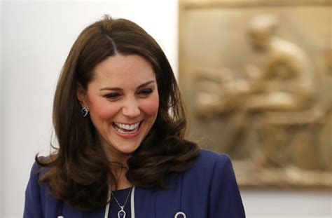 Pregnant Duchess Kate Stuns In Blue To Promote Womens Health In London