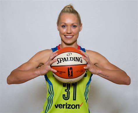 ERIN PHILLIPS JOINS DALLAS WINGS AS DIRECTOR D210SPORTS