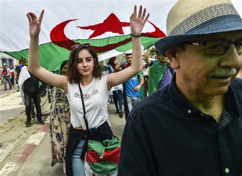 Algeria Hundreds Protest Against Army Chiefs Push For Presidential