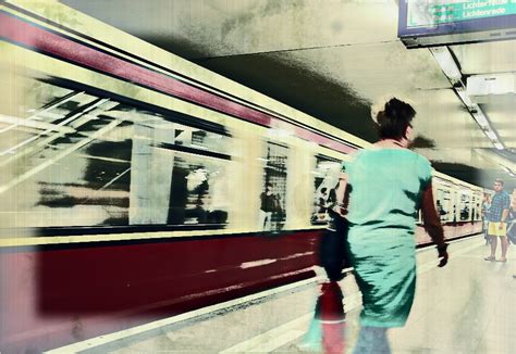 Hinzu kommt ein nächtlicher ice über die gesamte woche. die Bahn kommt - Foto & Bild | architektur, bahnhöfe ...