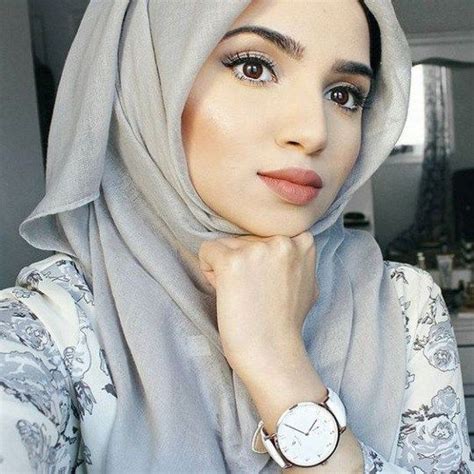 Pretty Hijabi Makeup Ideas You Need To Follow Celebrity Fashion