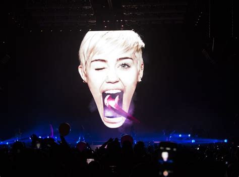 Miley Cyrus Kicks Off Her Bangerz Tour
