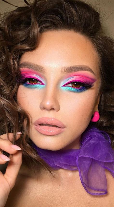 35 Cool Makeup Looks Thatll Blow Your Mind Neon Turquoise And Pink