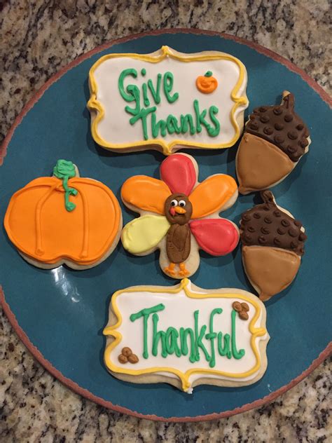 Expect everything from classic pumpkin pie to perfectly tender chocolate zucchini bread. Thanksgiving Sugar Cookies | Cookies, Sugar cookies, Desserts