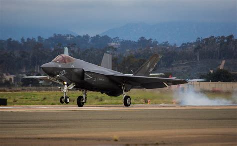 Black Knights Receives Its First F 35c Stealth Fighter Jet