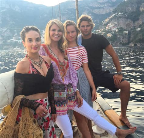 Christie Brinkley’s Daughter Sailor Lashes Out At Internet Trolls ‘stop Comparing Me To My