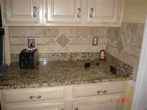 I'm putting up a ceramic tile backsplash in my kitchen. Kitchen: Cool Travertine Backsplash Design For Great ...