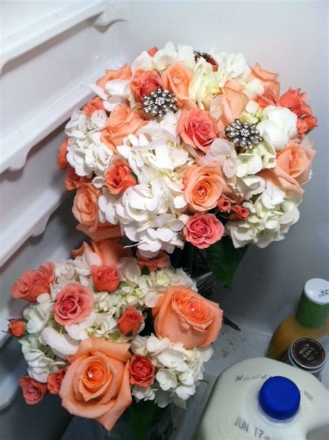 Order bulk flowers through costco's supplier. Costco flowers made my wedding! | Weddingbee Photo Gallery